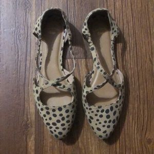 Pointy Toe Leopard Flats